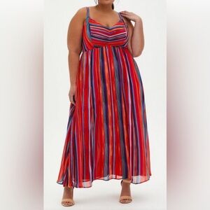 NWOT- Torrid- maxi chiffon pleated dress- Sz 1
